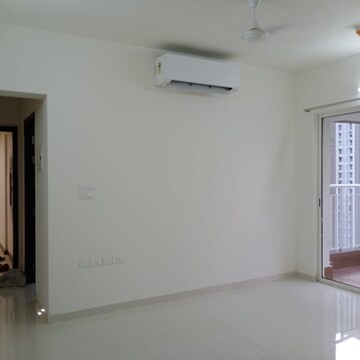 Room in 2 BHK Apartment at Lodha Amara Tower 6 and 22, Sandoz Baug – for Sale