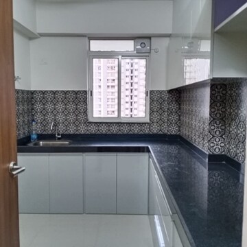 2 BHK Apartment For Sale in Lodha Amara Tower 6 and 22, Sandoz Baug