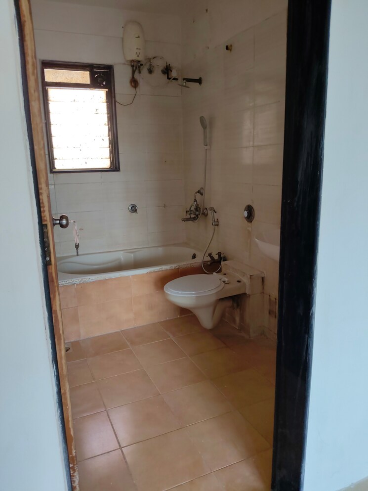 Bathroom, serenity-complex 2 Bedroom 1050 Sq.Ft. Apartment In Andheri West Mumbai 8151790