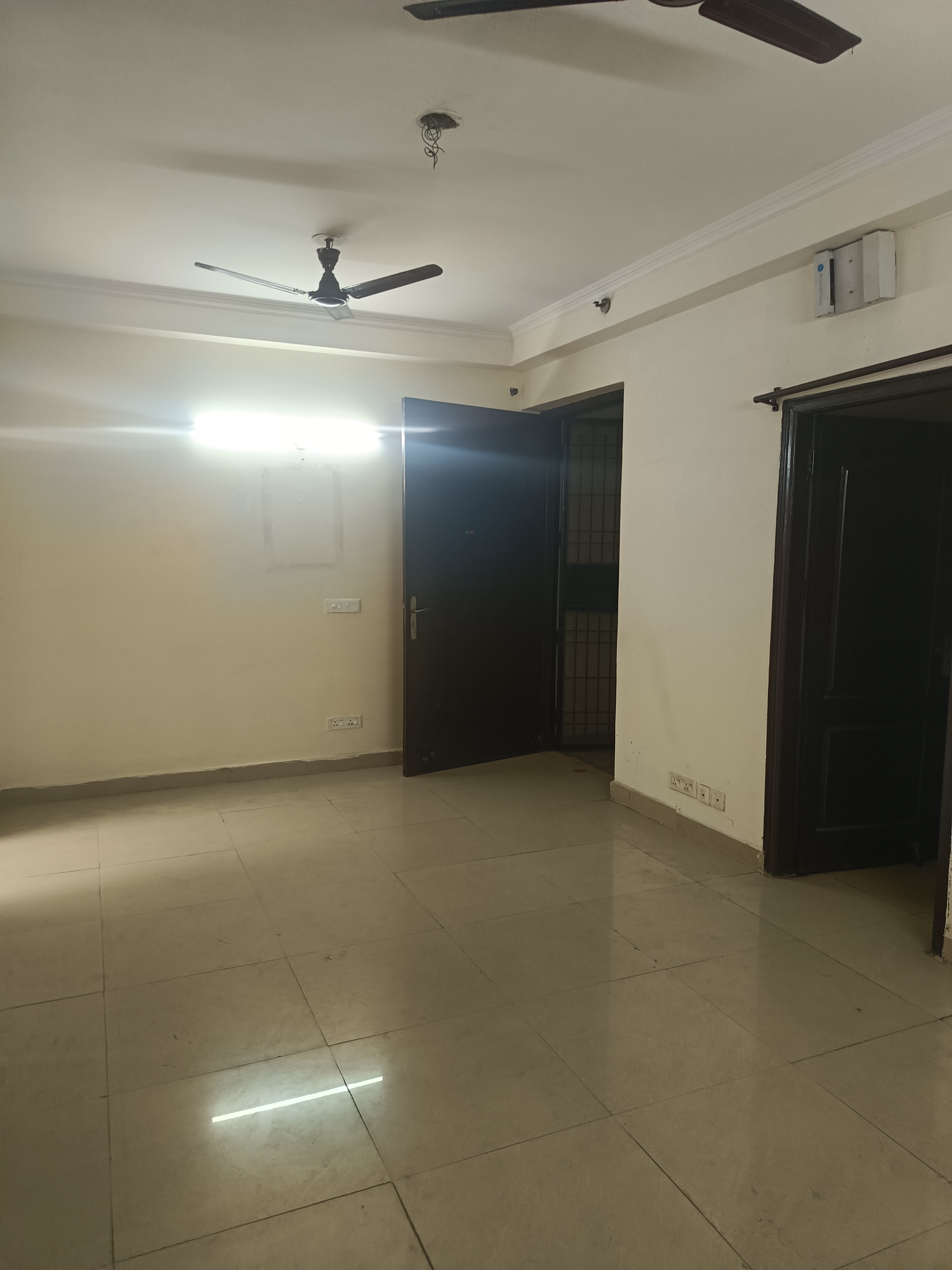 2 BHK + Pooja Room Apartment For Sale in Amrapali Silicon City