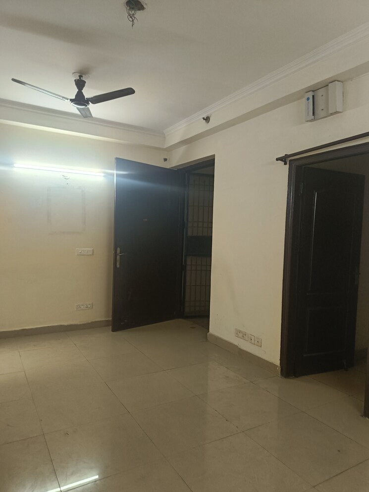 Room, amrapali-silicon-city 2 Bedroom 1180 Sq.Ft. Apartment In Sector 76 Noida 8151791