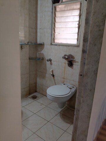 Master Bedroom in 3 BHK Apartment at Serenity Complex, Andheri West – for Rent