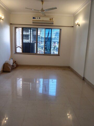 Room in 3 BHK Apartment at Serenity Complex, Andheri West – for Rent