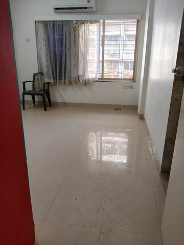 Room in 3 BHK Apartment at Serenity Complex, Andheri West – for Rent