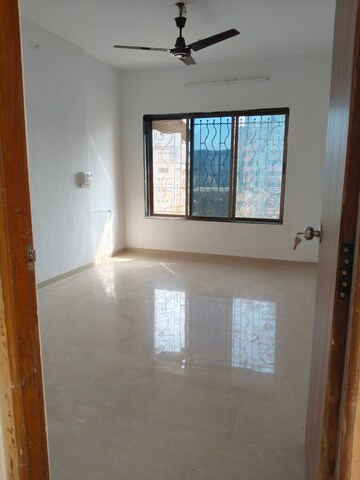 Room in 3 BHK Apartment at Serenity Complex, Andheri West – for Rent