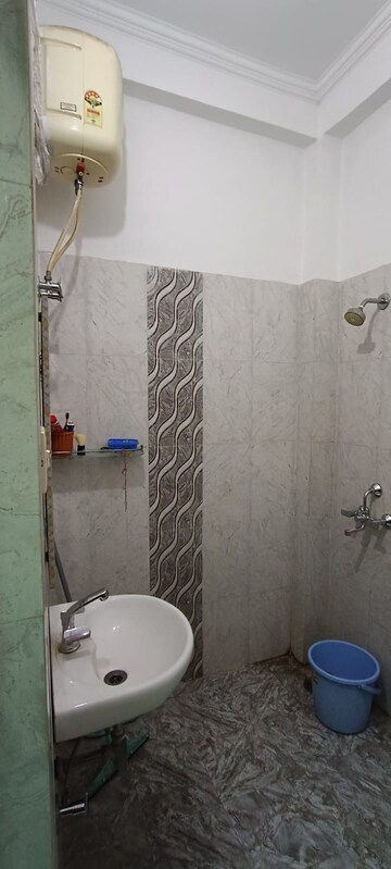 Bathroom in 1 BHK Independent House at Gomti Nagar – for Rent