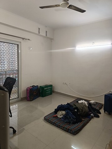 Living Room in 3 BHK Apartment at Amrapali Silicon City, Sector 76 – for Sale