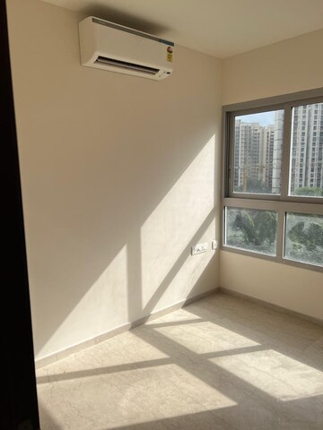 Room in 2 BHK Apartment at Piramal Vaikunth, Balkum Pada – for Rent