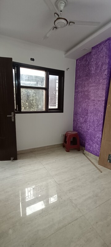 Room in 2.5 BHK Builder Floor at Govindpuri – for Rent