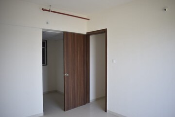 Room in 4 BHK Apartment at Mantra Monarch, Balewadi – for Rent