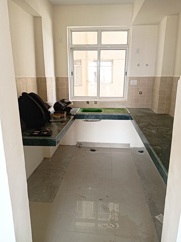 Kitchen, jaypee-kensington-heights 3.5 Bedroom 1850 Sq.Ft. Apartment In Sector 133 Noida 8151919