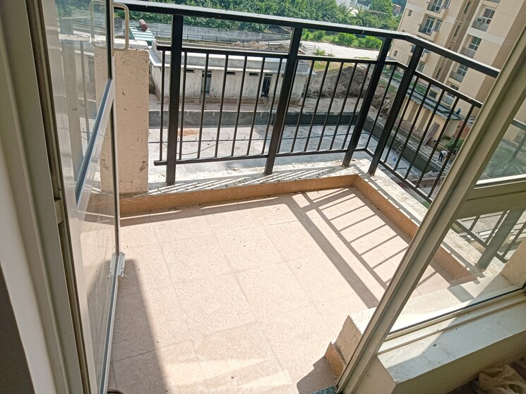 Balcony, jaypee-kensington-heights 3.5 Bedroom 1850 Sq.Ft. Apartment In Sector 133 Noida 8151919