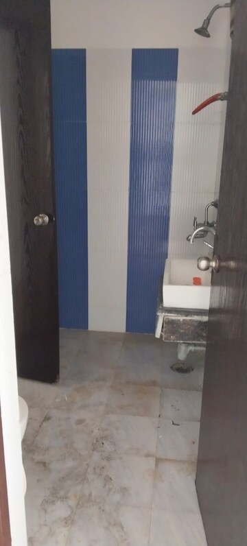 Bathroom in 2.5 BHK Apartment at KW Srishti, Raj Nagar Extension – for Rent