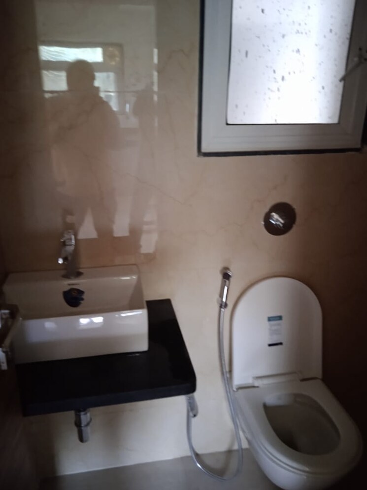 Bathroom, anita-park-chs 1 RK 300 Sq.Ft. Apartment In Andheri West Mumbai 8151952