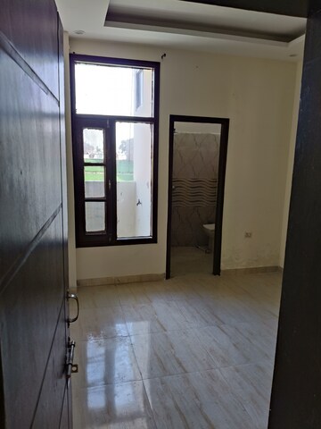 Room in 2 BHK Builder Floor at Dhakoli Village – for Sale