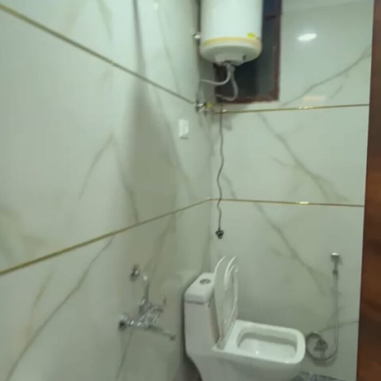 Bathroom, palm-residency-chhatarpur 2 Bedroom 85 Sq.Yd. Builder Floor In Rajpur Khurd Extension Delhi 8151971