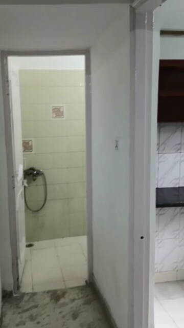 Bathroom in 1 RK Apartment at Mayur Vihar 1 – for Rent