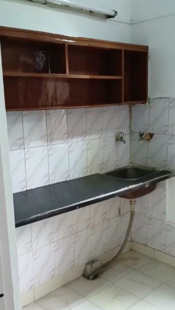 Kitchen in 1 RK Apartment at Mayur Vihar 1 – for Rent