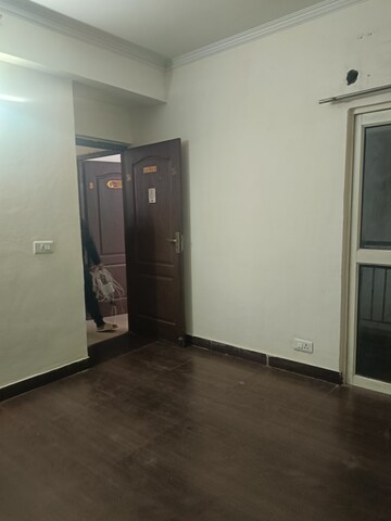 Room in 2 BHK Apartment at Gardenia Golf City, Sector 75 – for Sale