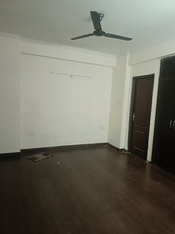 Room in 2 BHK Apartment at Gardenia Golf City, Sector 75 – for Sale