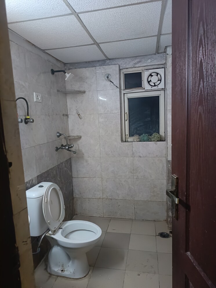 Bathroom, gardenia-golf-city 2 Bedroom 1150 Sq.Ft. Apartment In Sector 75 Noida 8152008
