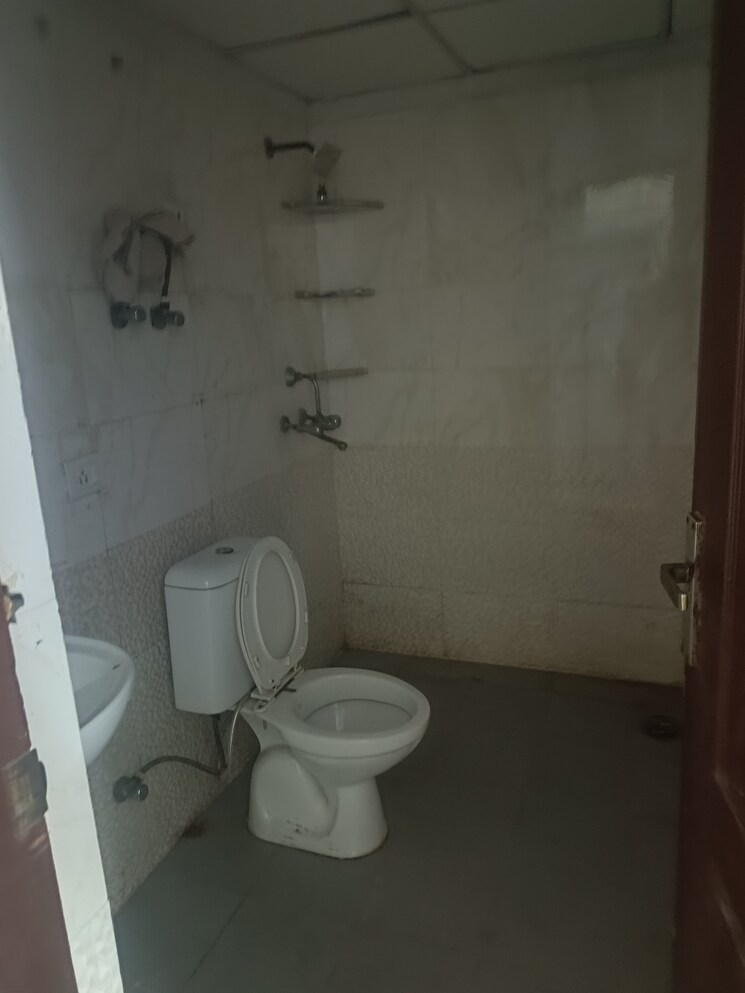 Bathroom, gardenia-golf-city 2 Bedroom 1150 Sq.Ft. Apartment In Sector 75 Noida 8152008