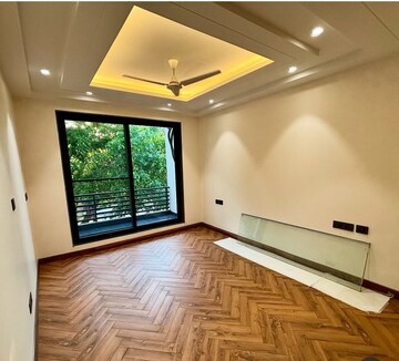 Bedroom in 4 BHK Builder Floor at BPTP Park Central, Sector 85 – for Sale