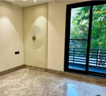 Room in 4 BHK Builder Floor at BPTP Park Central, Sector 85 – for Sale