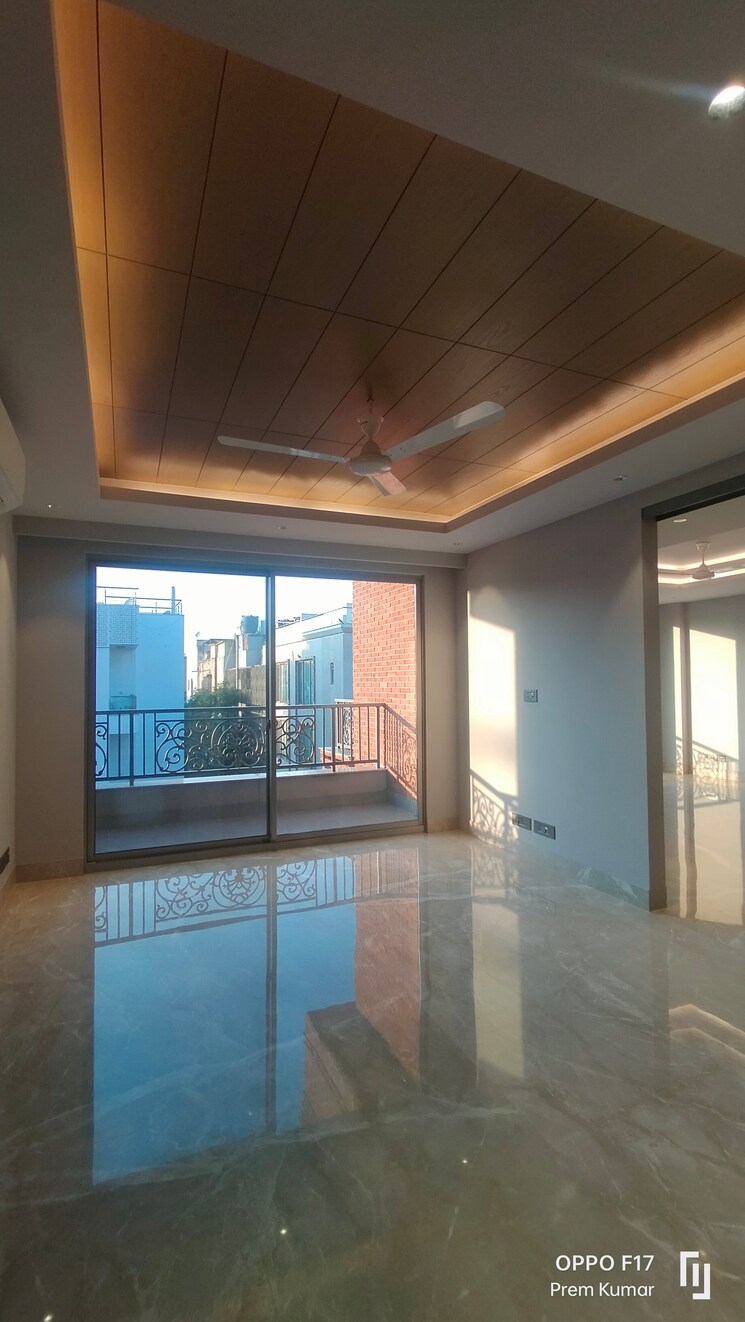 Room, defence colony 3 Bedroom 2000 Sq.Ft. Builder Floor In Defence Colony Delhi 8152072
