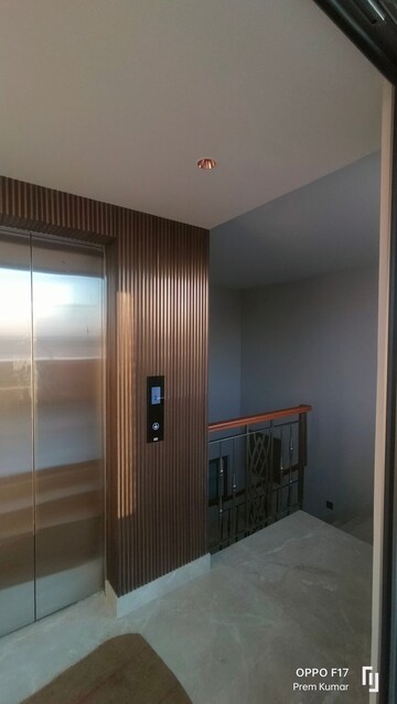 Room in 3 BHK Builder Floor at Defence Colony – for Sale