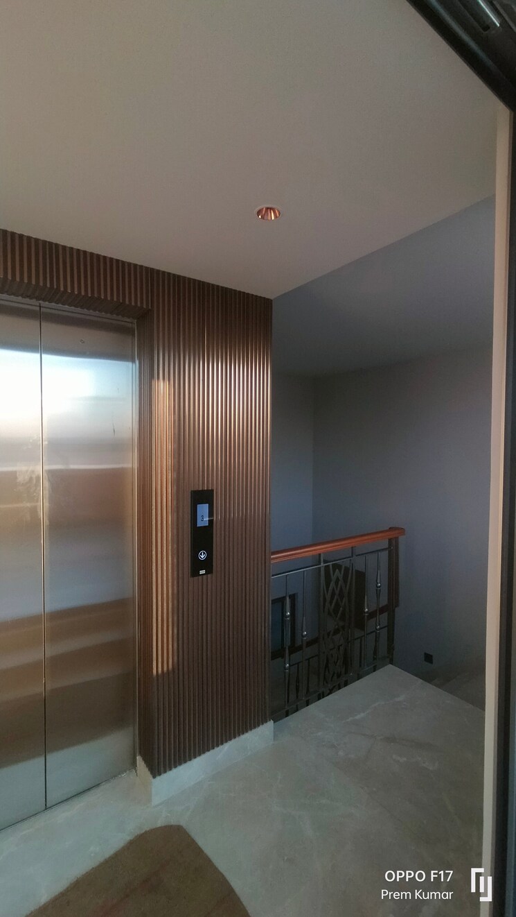 Room, defence colony 3 Bedroom 2000 Sq.Ft. Builder Floor In Defence Colony Delhi 8152072