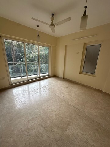 2 BHK Apartment For Resale in Khar West Mumbai  8152086