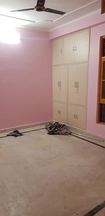 Room in 3 BHK Apartment at Faizabad Road – for Rent