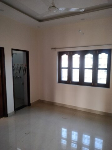 Room in 3 BHK Builder Floor at Nehrugram – for Rent