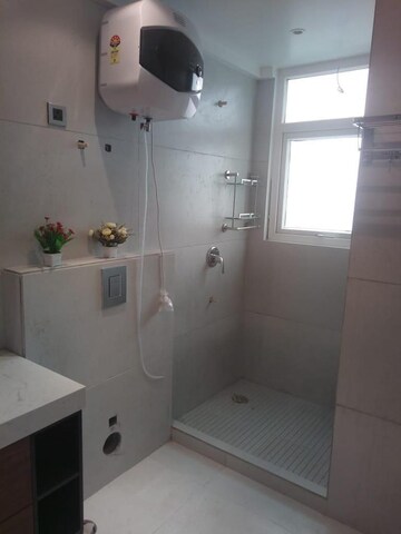 Bathroom in 4 BHK Builder Floor at DLF Building 10, Dlf Phase ii – for Rent