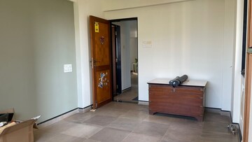 Room in 2 BHK Apartment at Hiranandani Gardens Eternia, Powai – for Rent