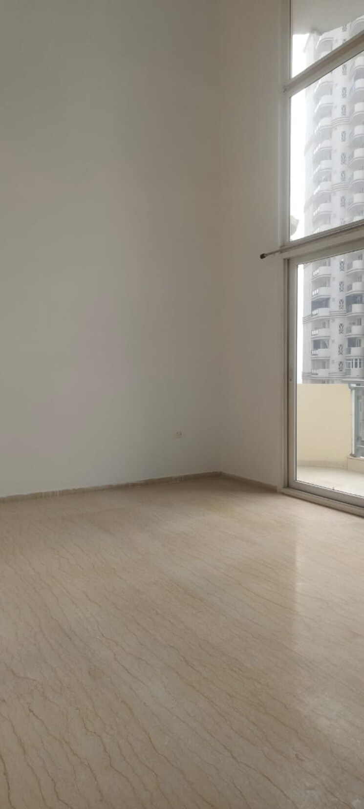 Room, mahagun-mezzaria 3 Bedroom 3070 Sq.Ft. Apartment In Sector 78 Noida 8152170