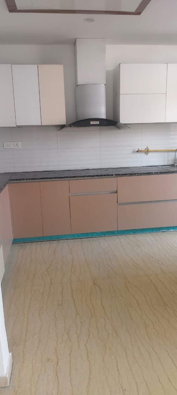 Kitchen, mahagun-mezzaria 3 Bedroom 3070 Sq.Ft. Apartment In Sector 78 Noida 8152170