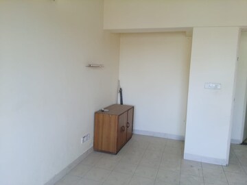 Room in 1 BHK Apartment at Tata Symphony, Chandivali – for Rent