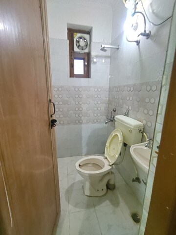 Bathroom in 1 RK Builder Floor at SS 100, Sector 49 – for Rent