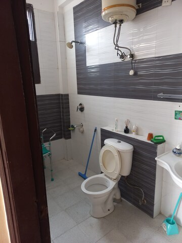 Master Bedroom in 3 BHK Builder Floor at SS Mayfield Gardens, Sector 51 – for Rent