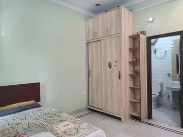 Room in 4 BHK Builder Floor at DLF Qerwa, Sector 28 – for Rent
