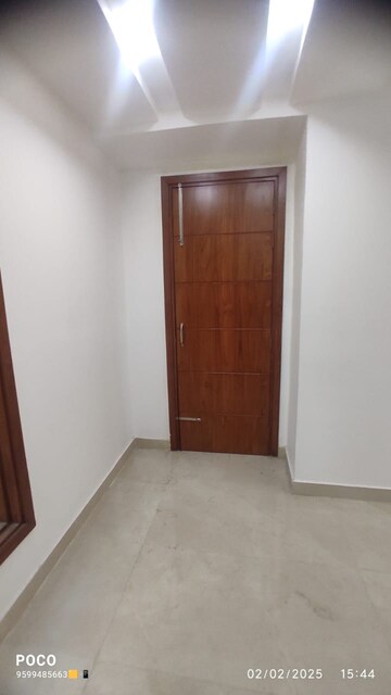 Room in 3 BHK Builder Floor at Mehrauli – for Rent