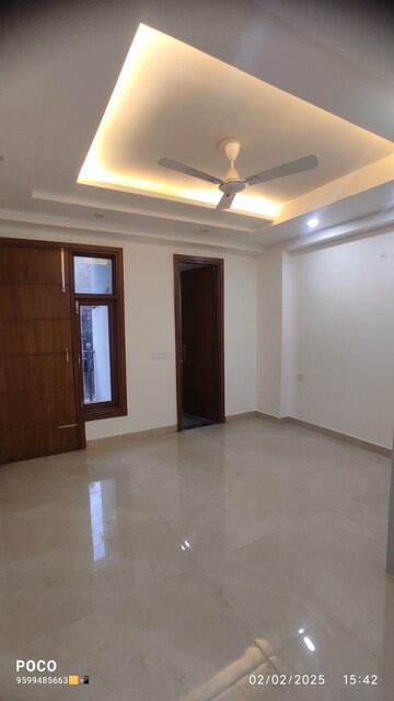 Room in 3 BHK Builder Floor at Mehrauli – for Rent