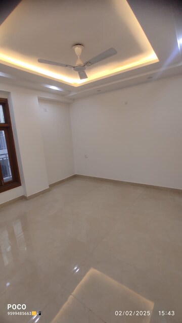 Room in 3 BHK Builder Floor at Mehrauli – for Rent