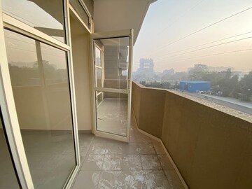 2 BHK Apartment For Rent in Pyramid Elite, Sector 86