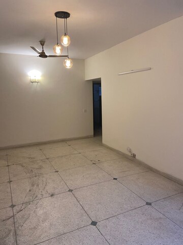 Room in 3 BHK Builder Floor at Unitech South City II, Sector 50 – for Rent