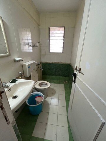 Master Bedroom in 2 BHK Apartment at Sher E Punjab, Andheri East – for Rent