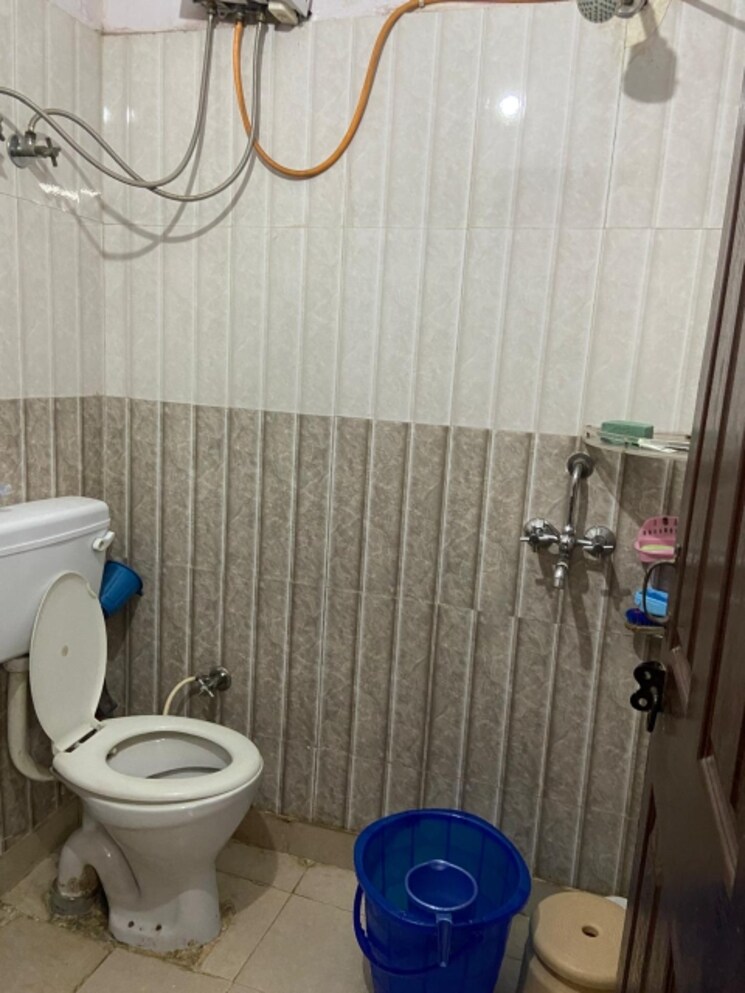 Bathroom, soho-apartments 2 Bedroom 950 Sq.Ft. Builder Floor In Shakti Khand Ghaziabad 8152242