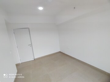 Room in 2 BHK Apartment at Shapoorji Pallonji Vicinia, Powai – for Rent